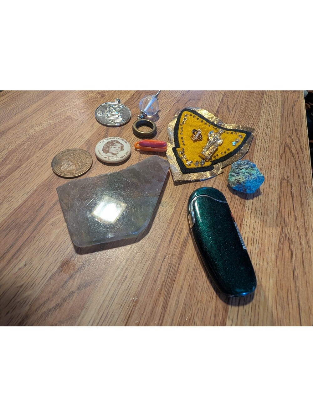 Vintage Collectible Assorted Pins, Stones, and Trinkets Lot